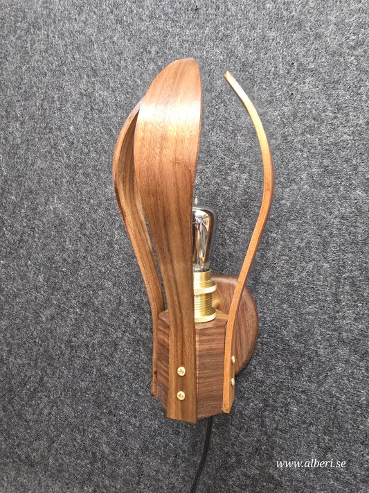 Valnötsblomman vägghängd