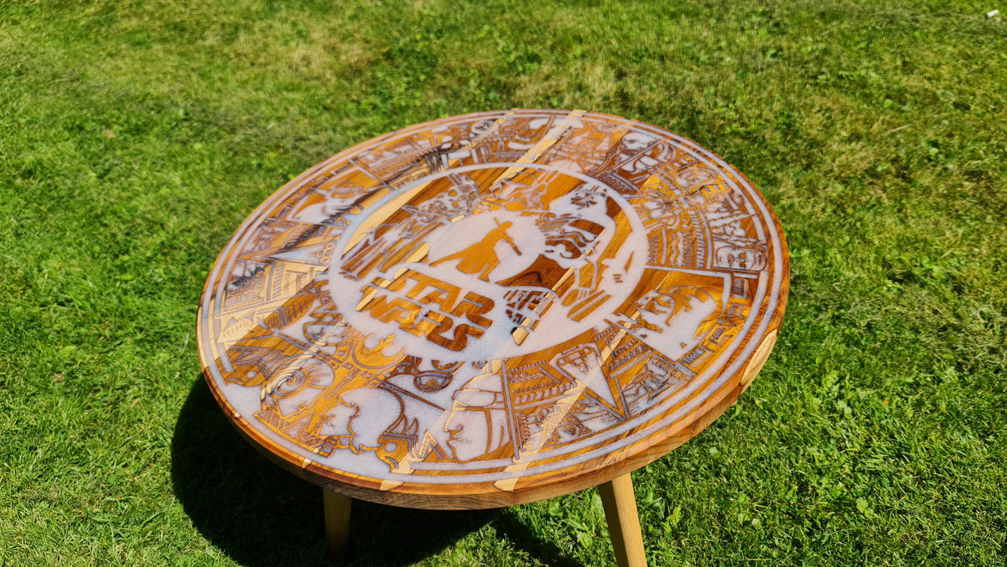 Fika bord i massiv Teak med Star Wars kallender