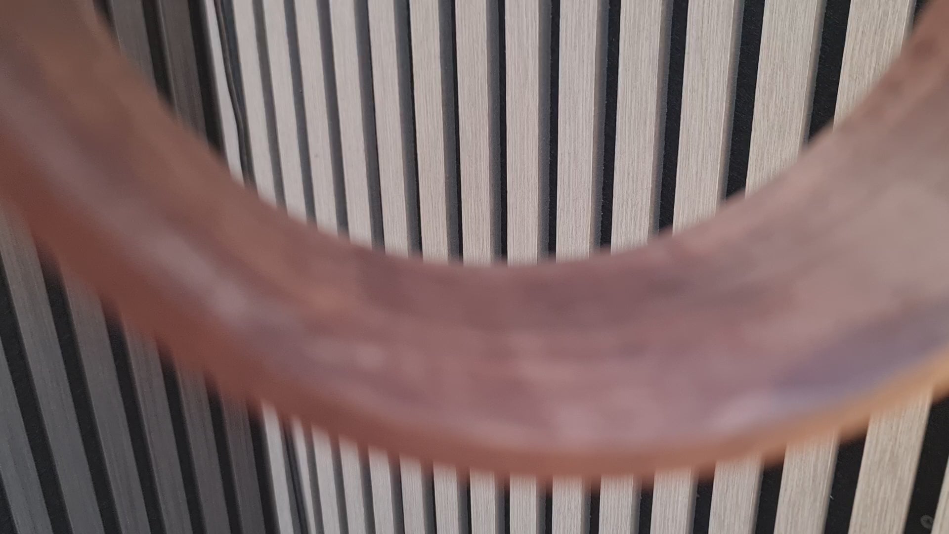  handgjord trä lampa droppen i massiv valnöt Skandinavisk lampa lampor,  trä lampor fönster lampa hängande lampa belysning lampor och ljus lampor design annorlunda lampor mysiga lampor mys belysning lampan kotten rätt sovrumsbelysning lampor i göteborg Hjortron dekorationsbelysning belyssning för alla rum skandinavisk design 