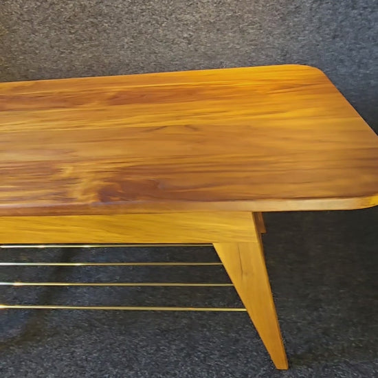 Handgjort soffbord i massiv teak med mässingsdetaljer
