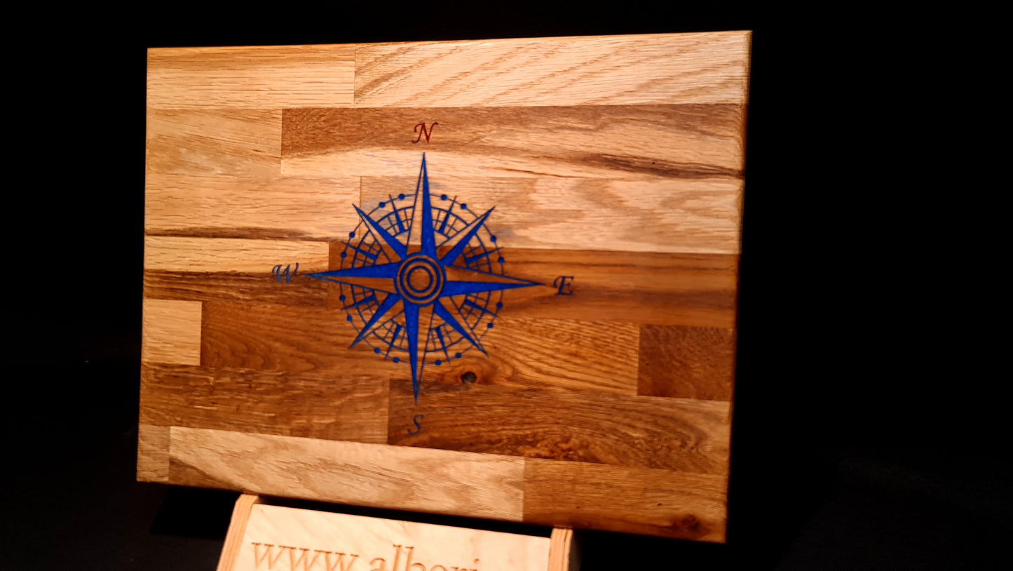 Kompass skärbräda med epoxy inlay