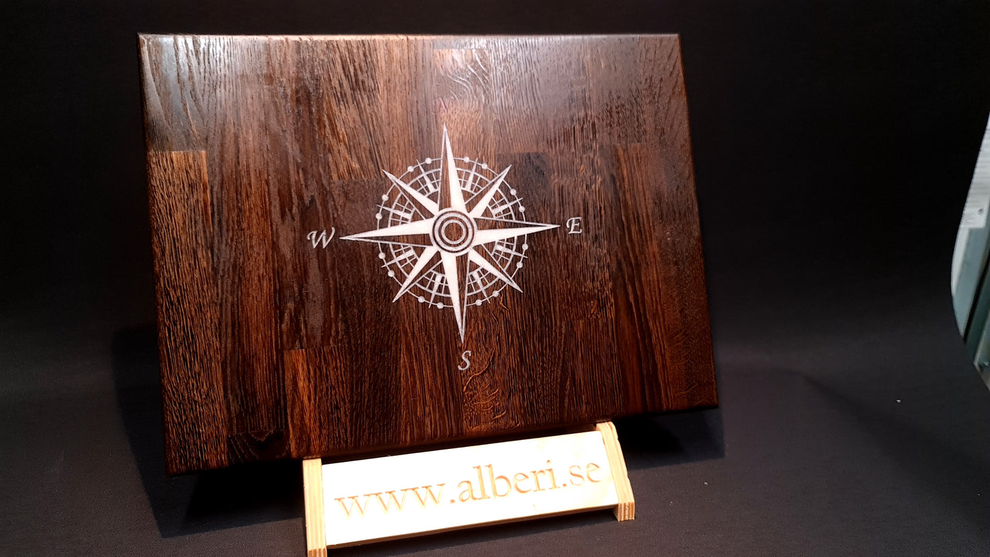 Kompass skärbräda med epoxy inlay