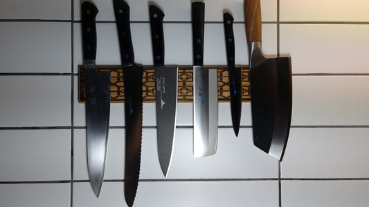 Magnetisk knivhållare med lasergravyr