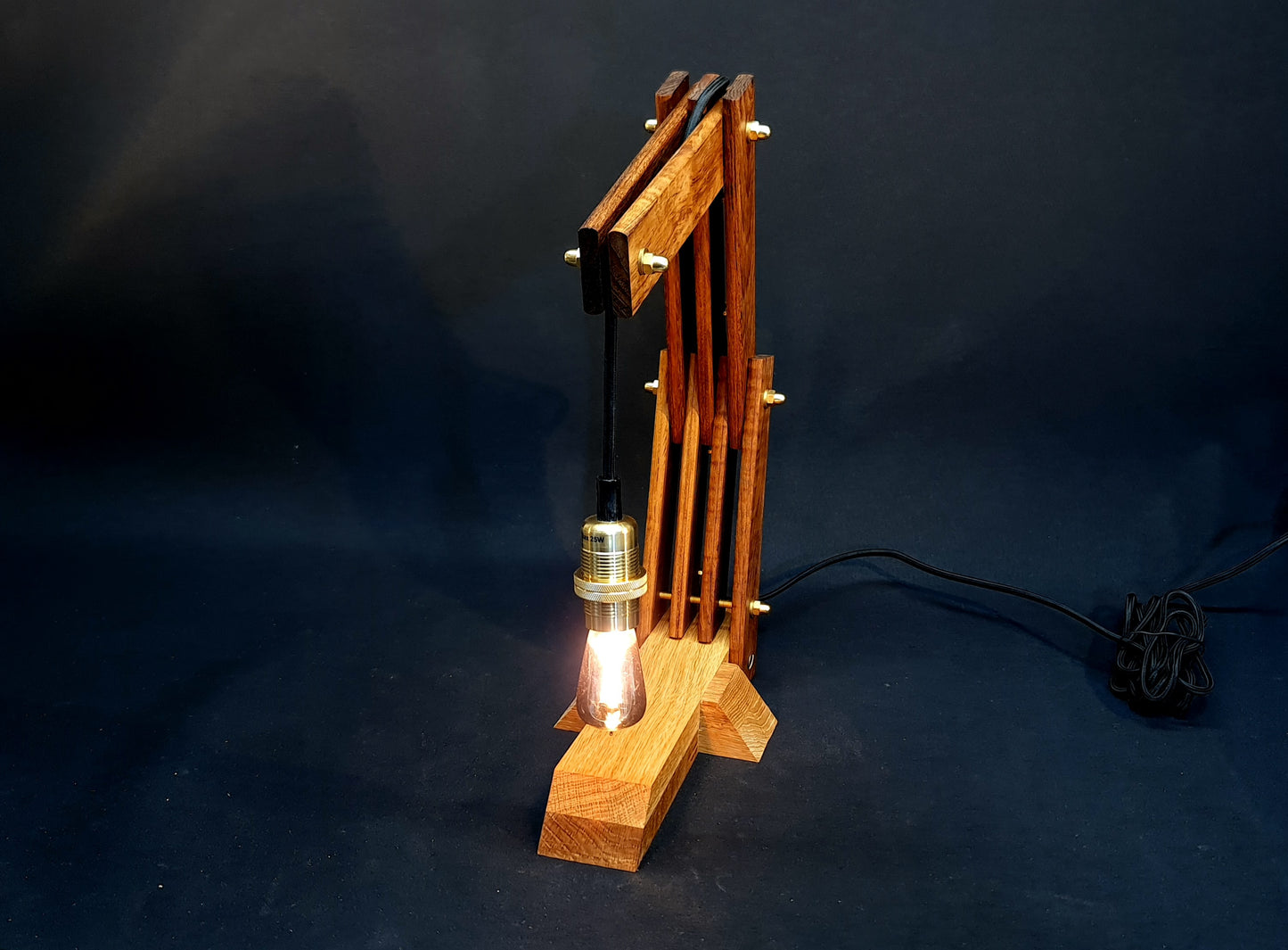 Bordslampa / Vägglampa lilla kranen teak
