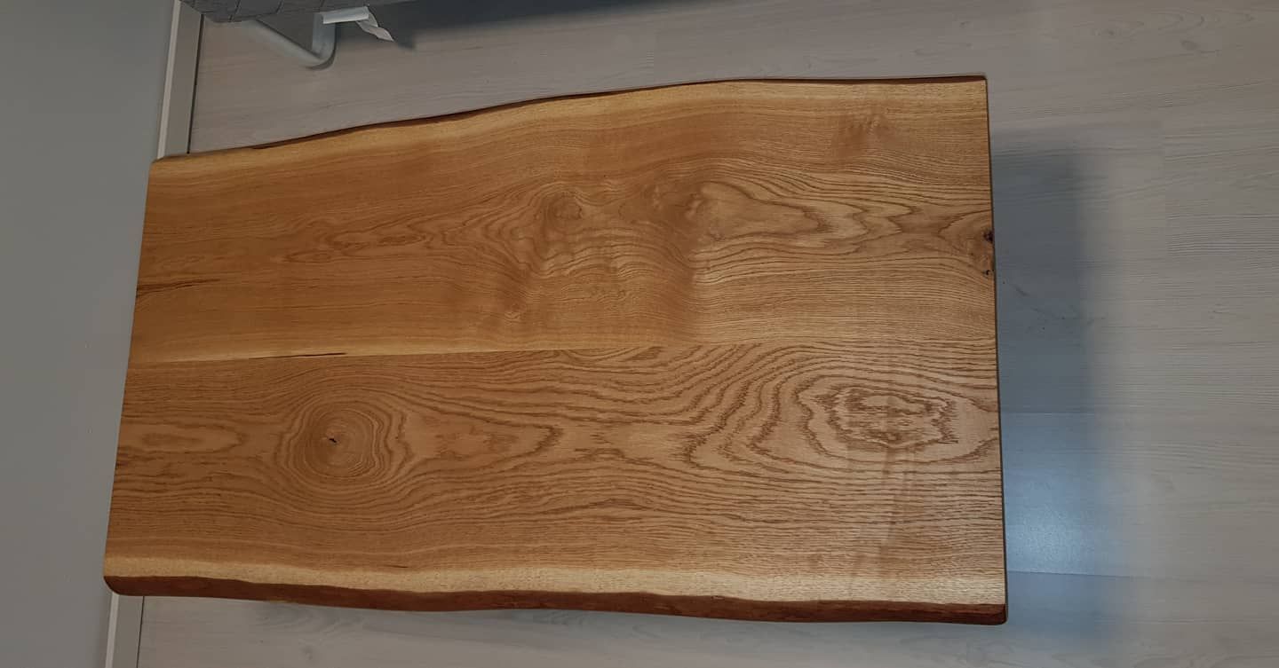 Vardagsrum Ekbord Live Edge med rosé ben