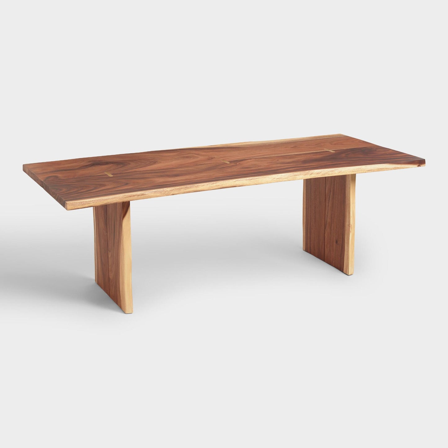 Ek bord med sittbänk i massiv trä